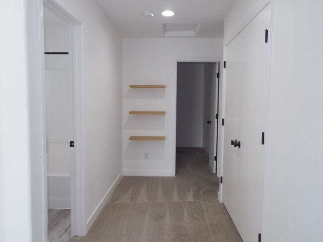 Building Photo - Spacious 3-Bed, 2.5-Bath in Las Vegas!