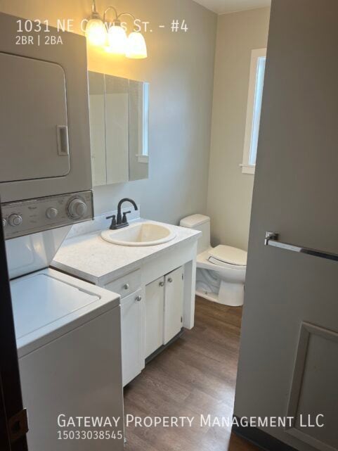 Building Photo - 1031 NE Cowls St