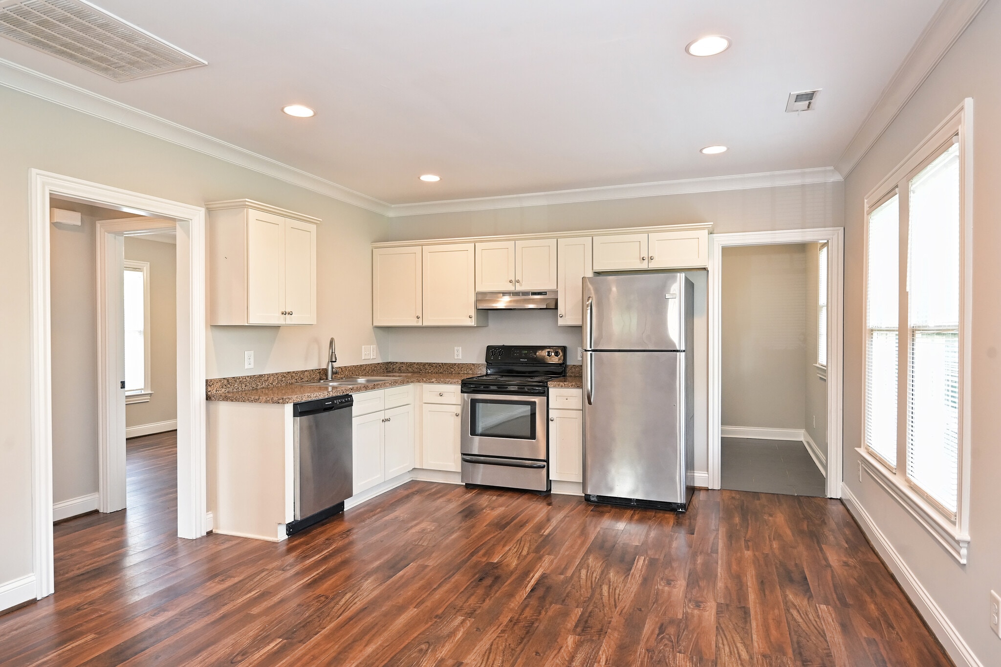 Building Photo - 1009 Grace St