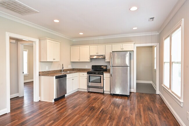 Building Photo - 1009 Grace St