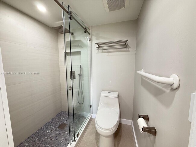 Building Photo - 901 SW 128th Ave