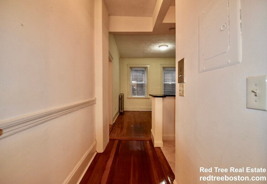 Building Photo - 51 Queensberry St