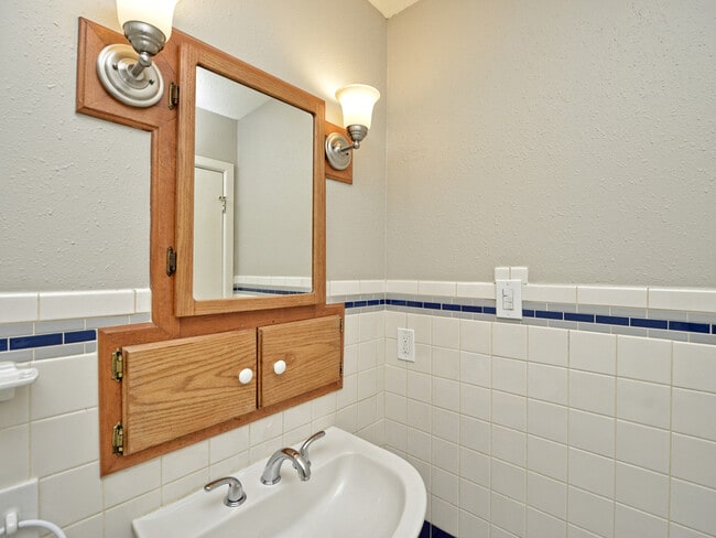 Building Photo - 5913 Little Creek Trail