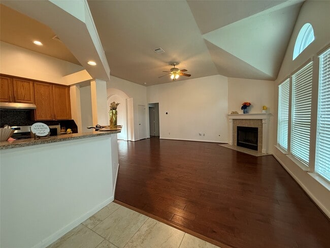 Building Photo - 15615 Lost Maples Dr