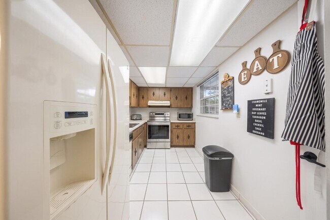 Building Photo - 706 NW 87th Ave