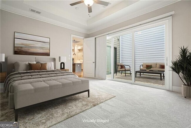 Building Photo - 123 Village Green Ave