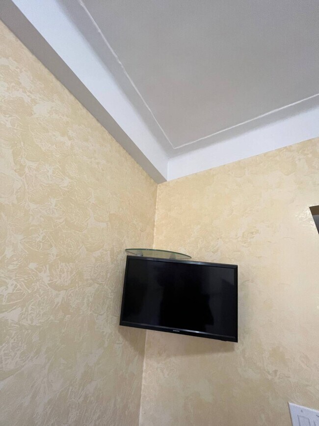 Building Photo - 3130 Brighton 6th St