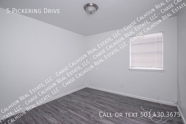 Building Photo - 5 Pickering Dr