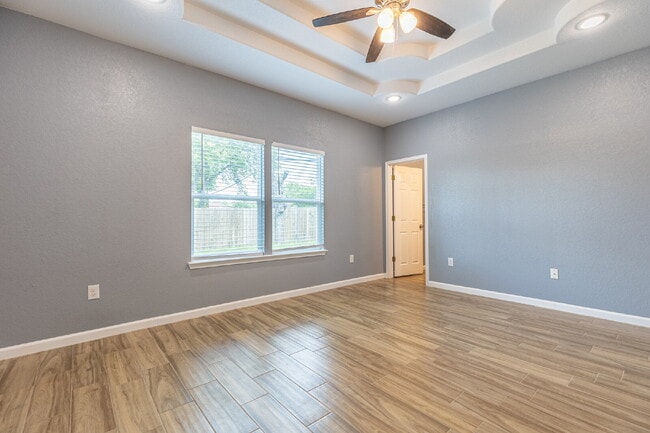Building Photo - 479 Corliss