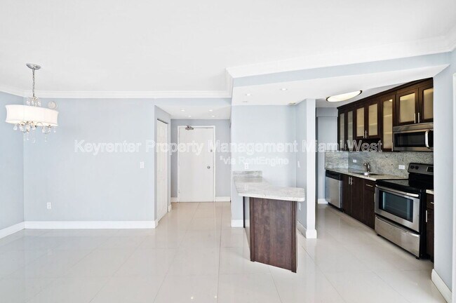 Building Photo - 5313 Collins Ave