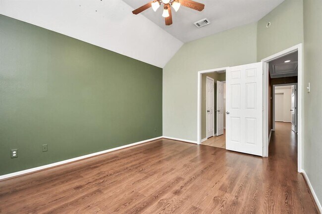 Building Photo - 2523 Sunstone Ln