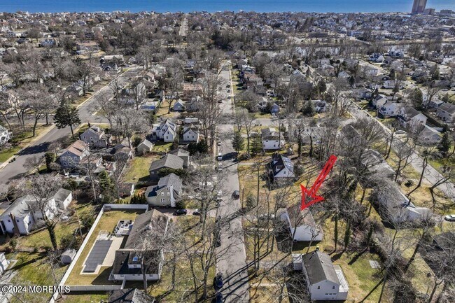 Building Photo - 610 Wildwood Rd