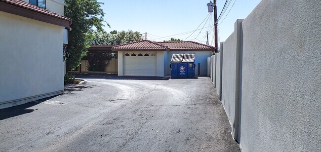 Building Photo - 7910 E Wilshire Dr