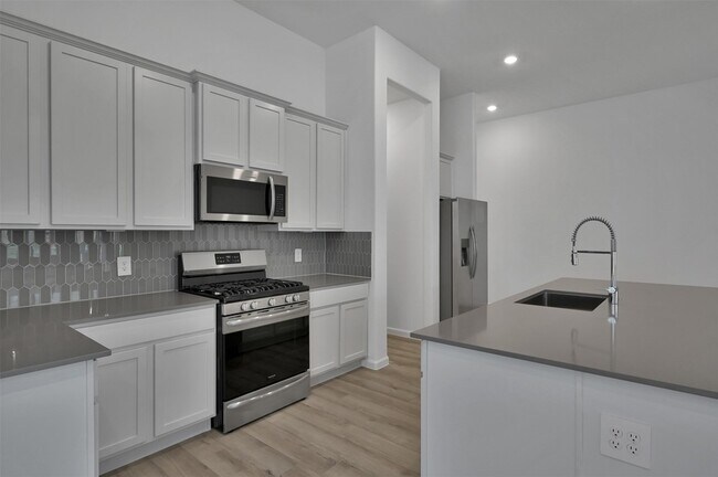 Building Photo - 17841 McClary Cardinal Dr