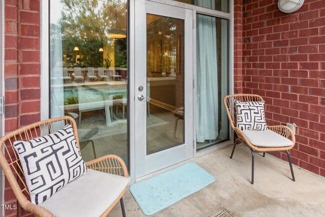 Building Photo - 616 N Boylan Ave