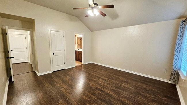 Building Photo - 811 Dogwood Ct