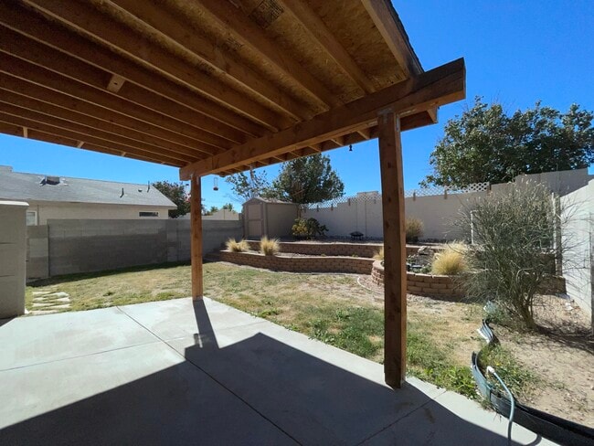 Building Photo - 667 Vista Luna Ln SW