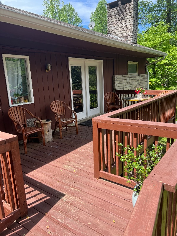 Building Photo - 422 Laurel Ave