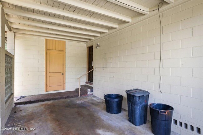 Building Photo - 6446 Ledbury Dr S