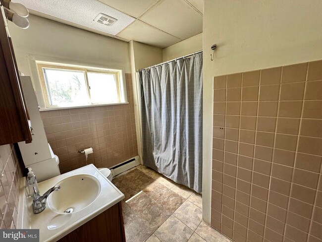 Building Photo - 360 W Paletown Rd