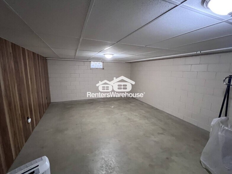 Building Photo - 4125 Quail Ave N