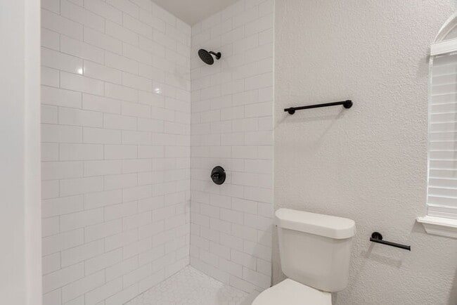 Building Photo - 2704 NW 115th St