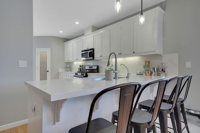 Building Photo - Copperopolis 3 Bd. / 2 Ba. Lake Access Fur...