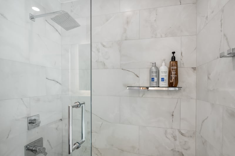 Building Photo - 413 8th St NE