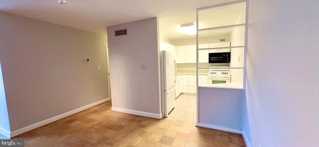 Building Photo - 4977 Battery Ln