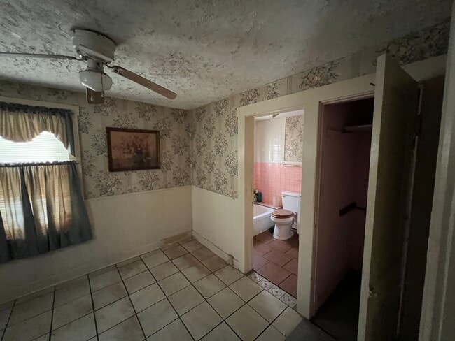Building Photo - ** AS IS CONDITION** 2 Bedroom 2 bath on a...