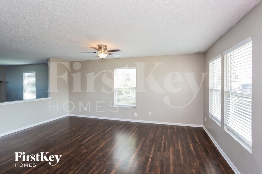 Building Photo - 9518 W Midnight Dr