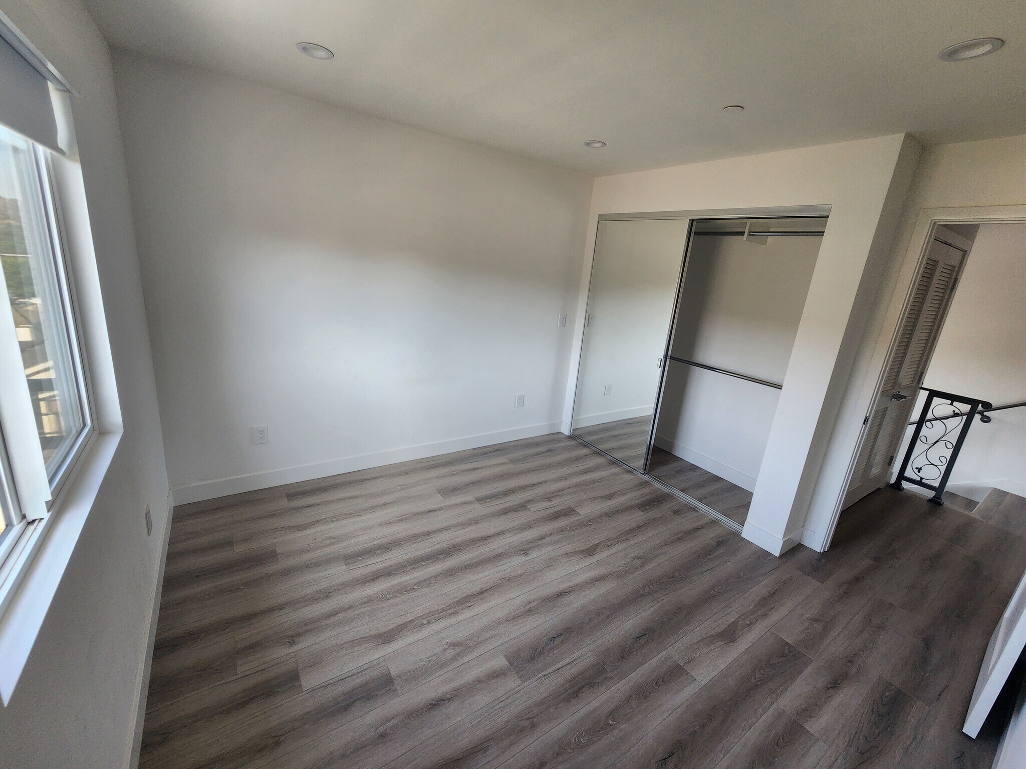 Building Photo - 10146 Fernglen Ave