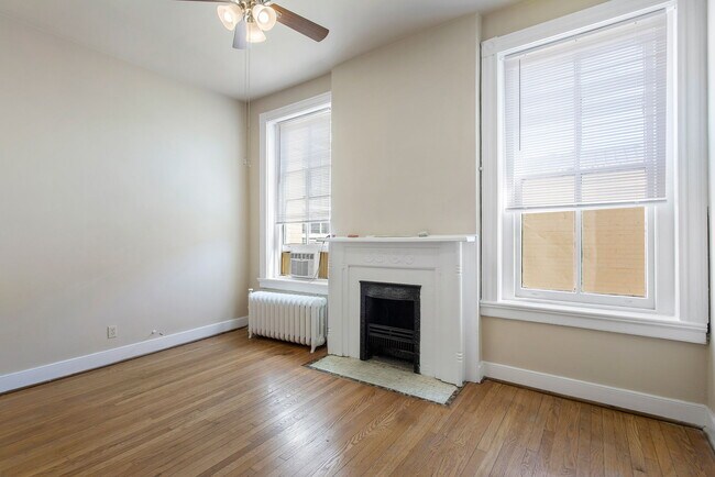 Building Photo - 2604 Grove Ave