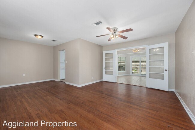 Building Photo - 2 br, 1 bath House - 3801 Ridgewood