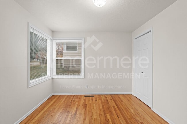 Building Photo - 5723 N Milton St