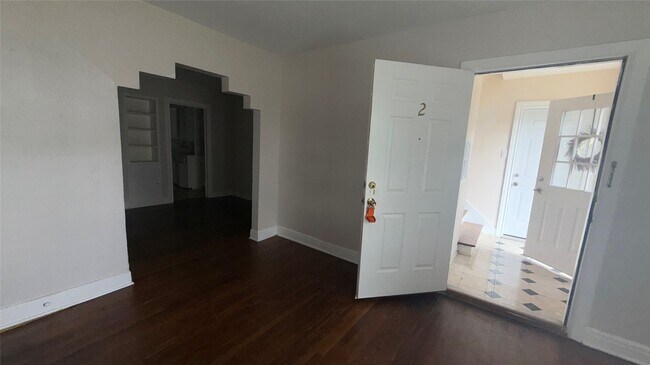 Building Photo - 1850 W Main St