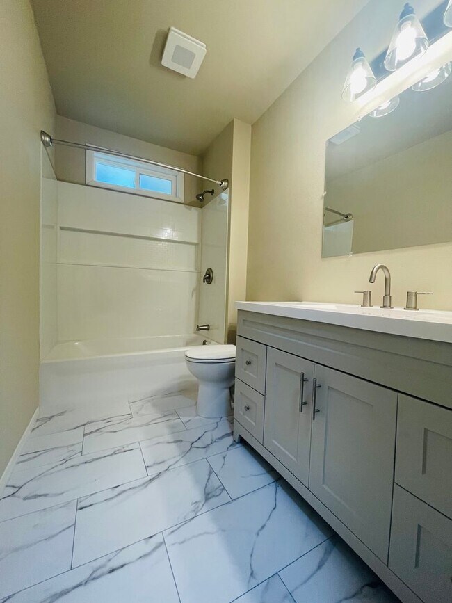 Building Photo - Peaceful 3-bedroom, 2-bathroom single story home nestled amongst the Orange Groves of Fillmore