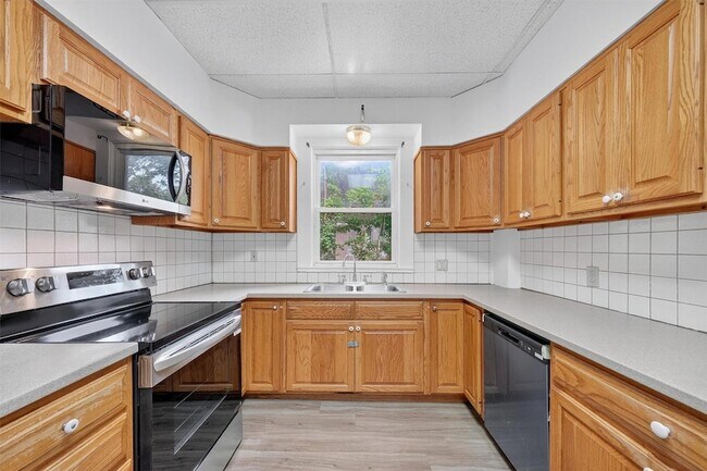 Primary Photo - 34 Market St