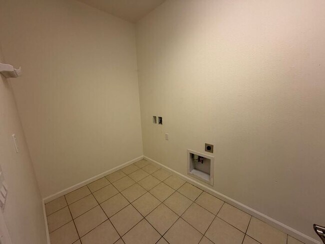 Building Photo - 2485 Makenna Dr