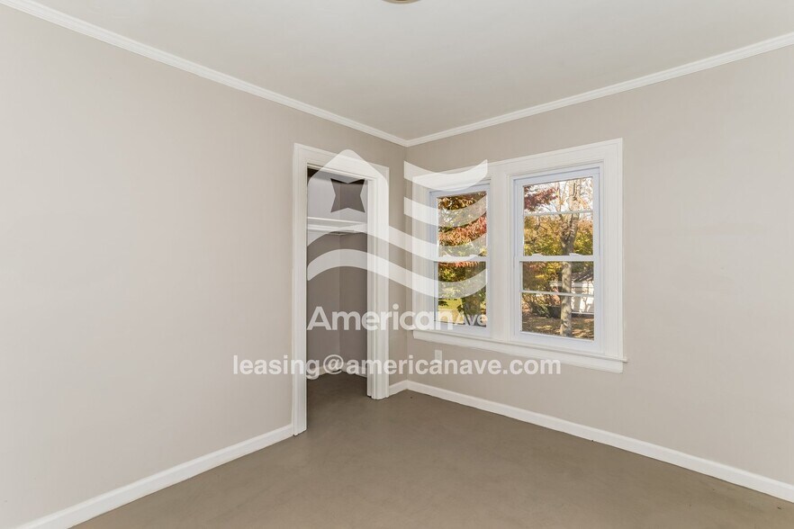 Building Photo - 208 N Walnut St