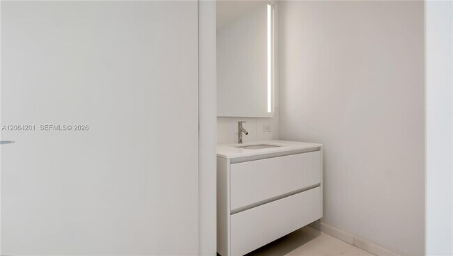 Building Photo - 300 Biscayne Blvd Way