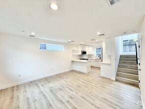Building Photo - 1125 N Virgil Ave