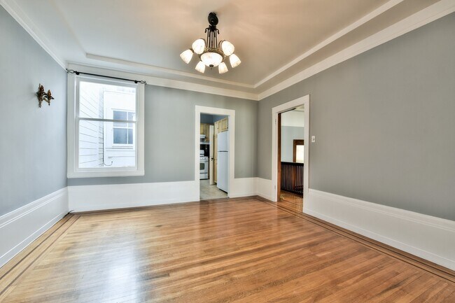 Building Photo - Baker Street 2753-55