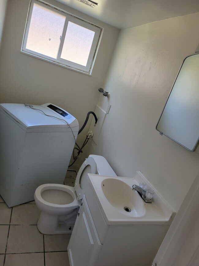 Building Photo - Aurora - 2 Bedroom, 2 Bathroom Duplex (13NE)