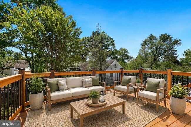 Building Photo - 5309 Chesapeake Rd