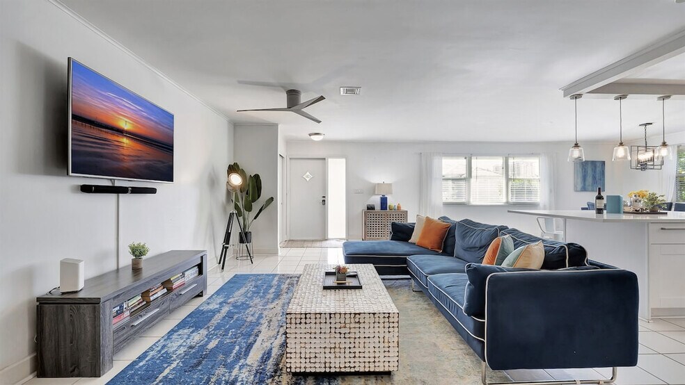 Building Photo - 571 94th Ave N