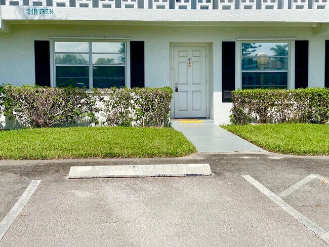 Building Photo - 13889 Royal Palm Ct