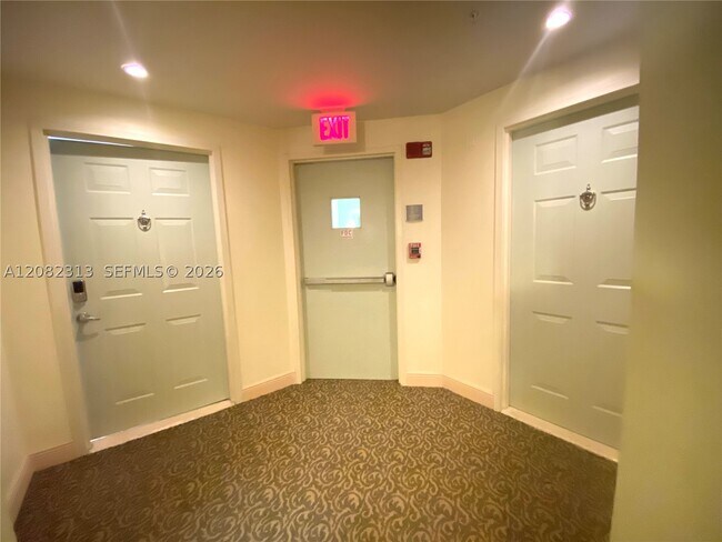 Building Photo - 2080 S Ocean Dr