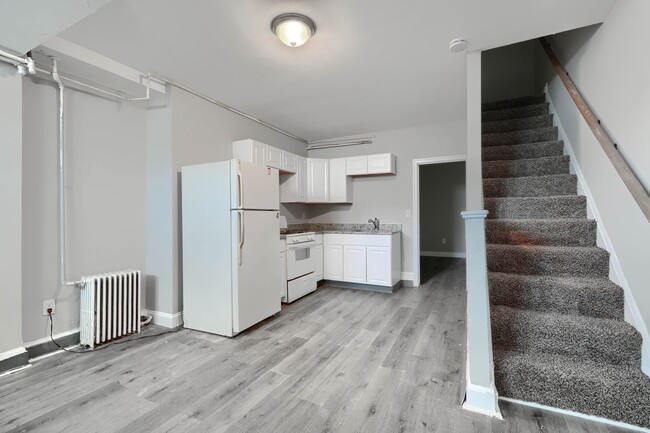 Building Photo - 1314 N Kenwood Ave