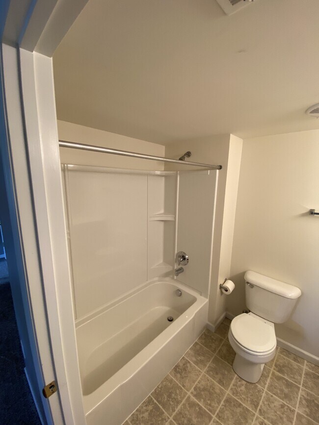 Building Photo - 6201 Spring River Dr